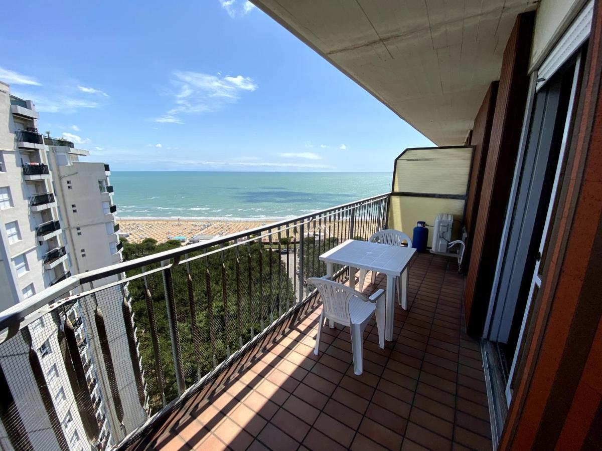 Condominio Aquilone Lignano Sabbiadoro Buitenkant foto
